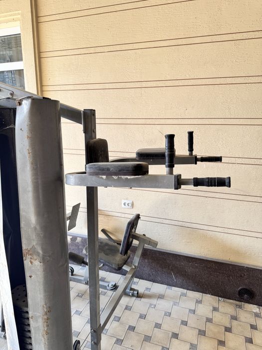 Тренажор с брусьями , тяга верхнего блока , пресс и многое доугое