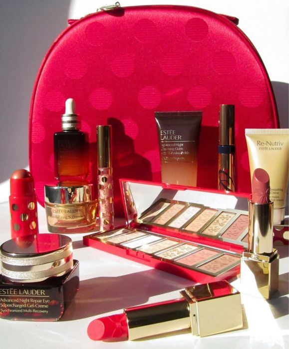 Набор от Este Lauder оттенки помад нюд и красный