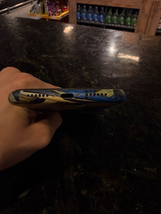 Продам Iphone 11