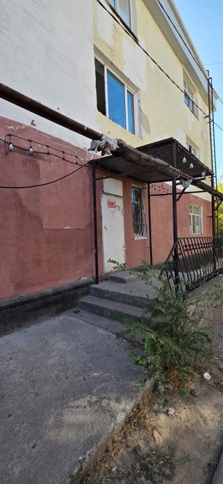 Сдаётся магазин в аренду возле площади.