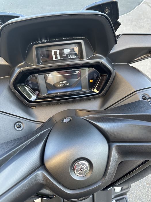 Yamaha XMAX 300 Tech Max 2024 – Full Option + Akrapovič - Dark Magma