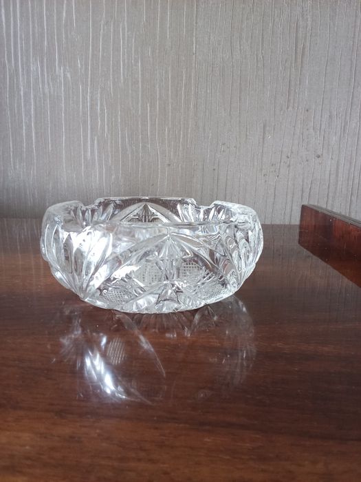 Продам фарфор , хрустальную пепельницу