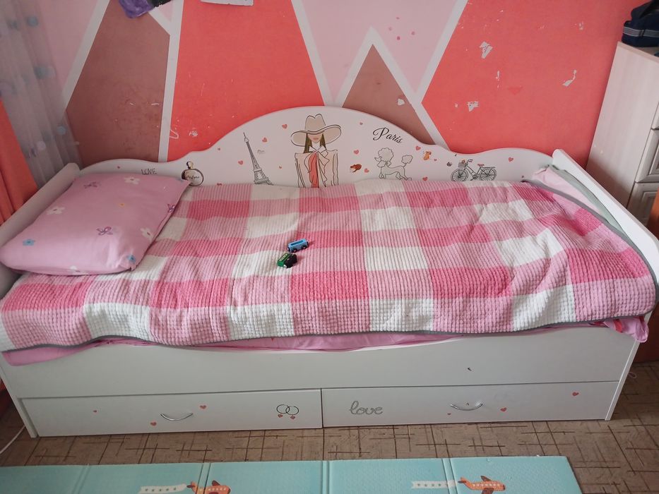 Продам детскую спальню для девочки