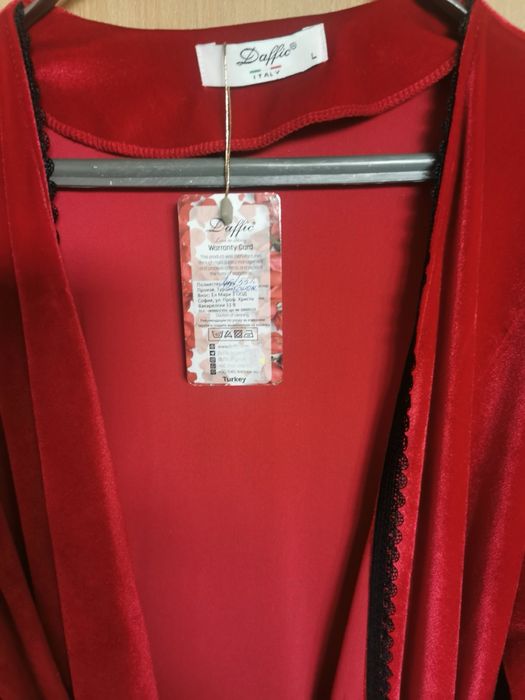 Страхотен луксозен халат от кадифе и дантела