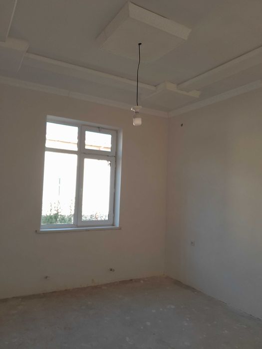 Bo`stonliq tumanida Joylashgan namunali uy sotiladi