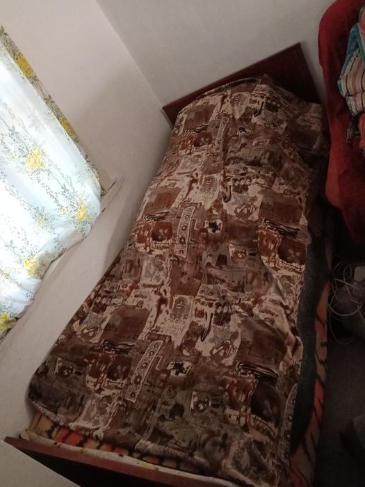 Продам кровать с матрасом