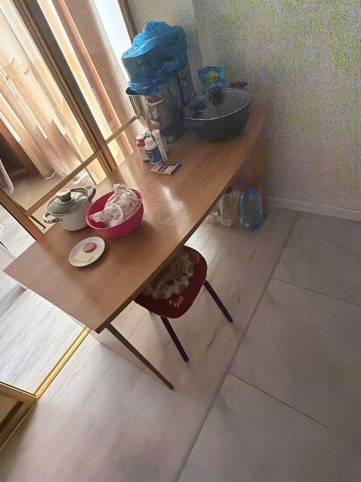 Стол для кухни в хорошем состоянии