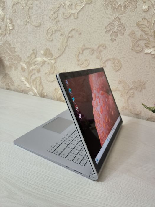 Microsoft Surface Book 2