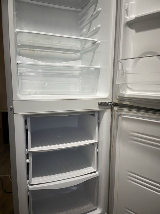 Продаю холодильник