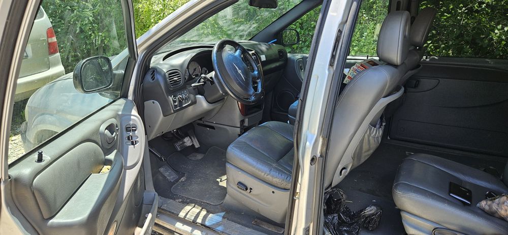 Крайслер Вояджер 2.8 амтомат.На части.