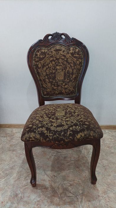 Стулья из натурального дерева по 7000 тенге