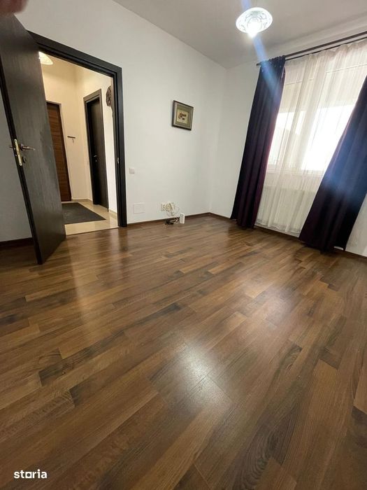 Apartament 3 camere cu curte proprie – gata de mutat!