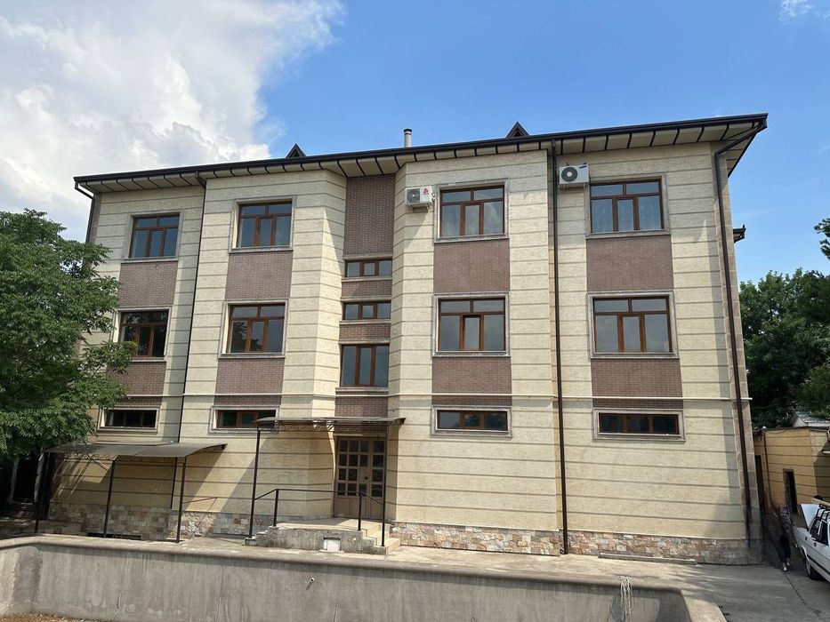 Продаётся здание под Гостиницу или другой бизнес  первая линия