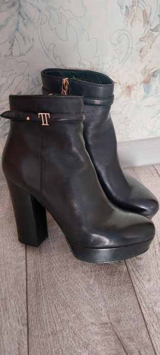 Продам женскую обувь