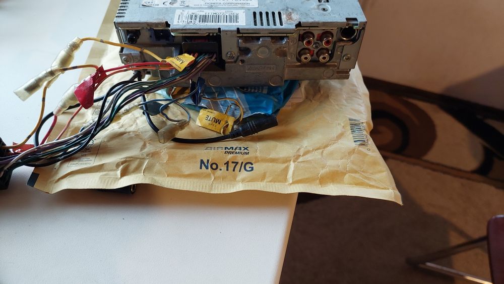 Cd.player auto Pioneer DEH-P55BT model ft.rar