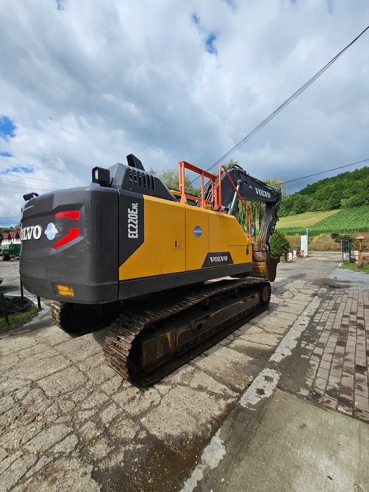 De vanzare excavator Volvo EC220ENL
