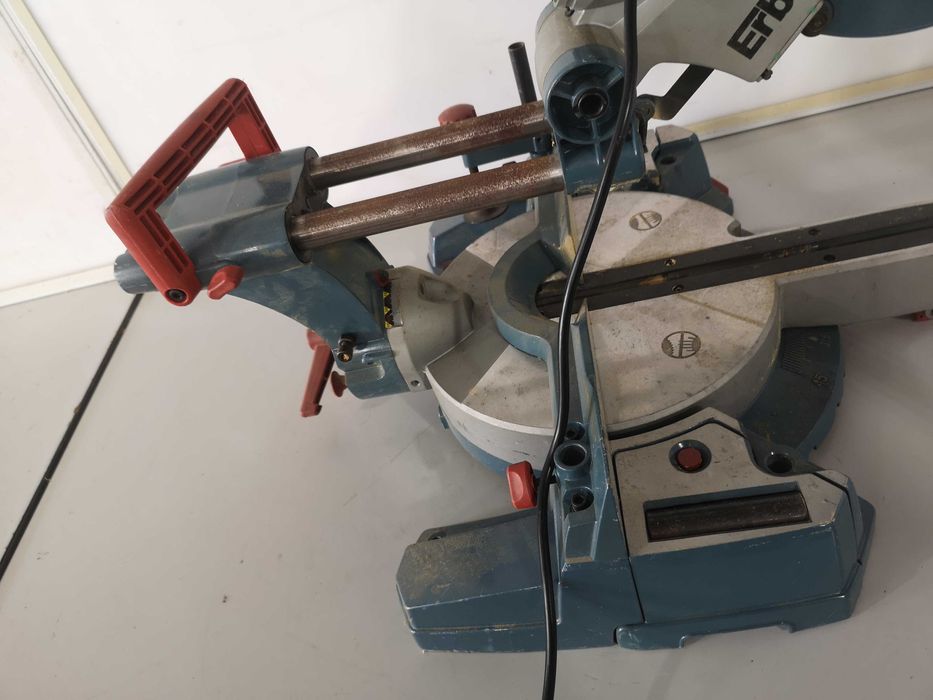 Циркуляр пендула - Erbauer 1600W / 254mm