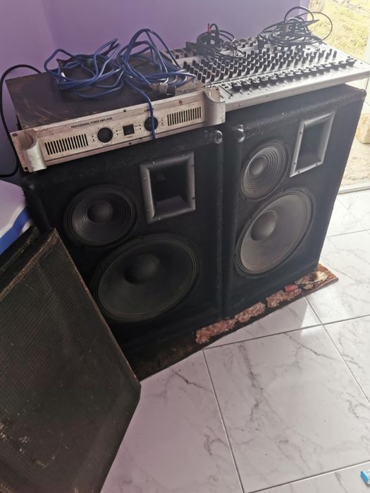 Vând boxe , preț negociabil