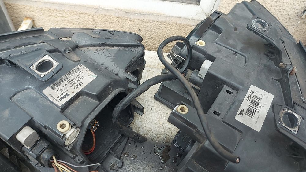 Оригинални фарове AUDIB6 2001/2005г. VALEO