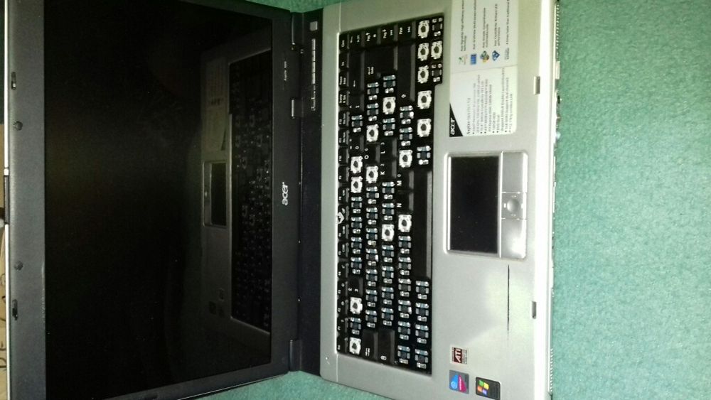 Laptopuri Fujitsu Esprimo Mobile V5535/V5515 si Acer Aspire 1650 funct
