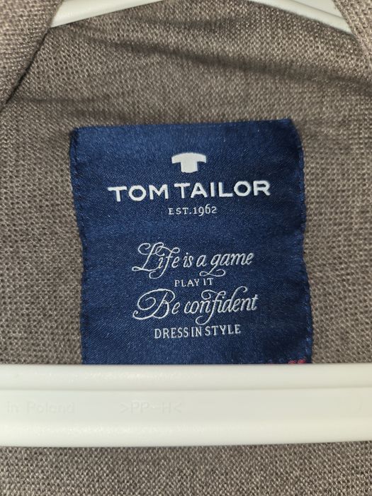 Наметки Том Тейлър, Луиза, рокли Djofra