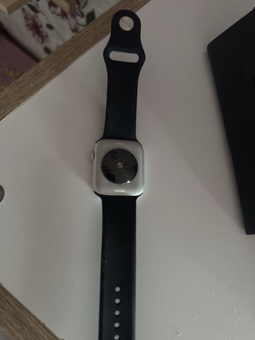 Apple watch SE 44mm (silver)