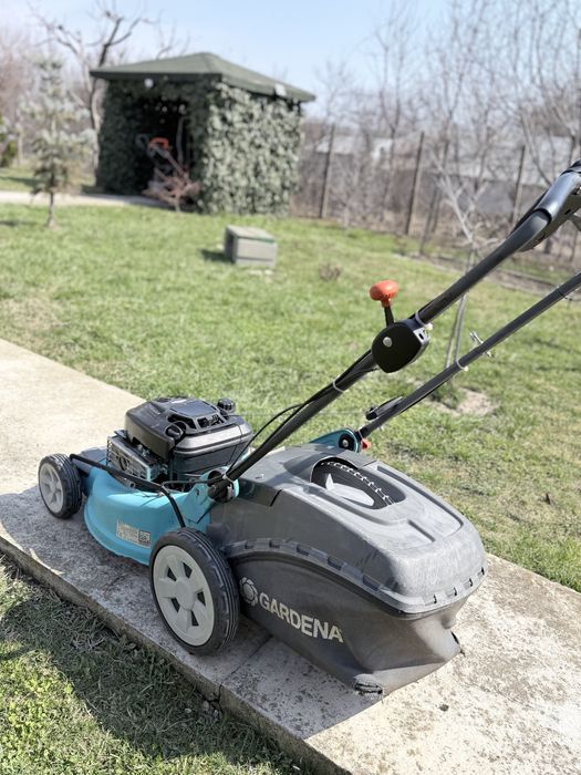 Masini tuns iarba , cu tractiune si motor Briggs & Stratton 190 cm