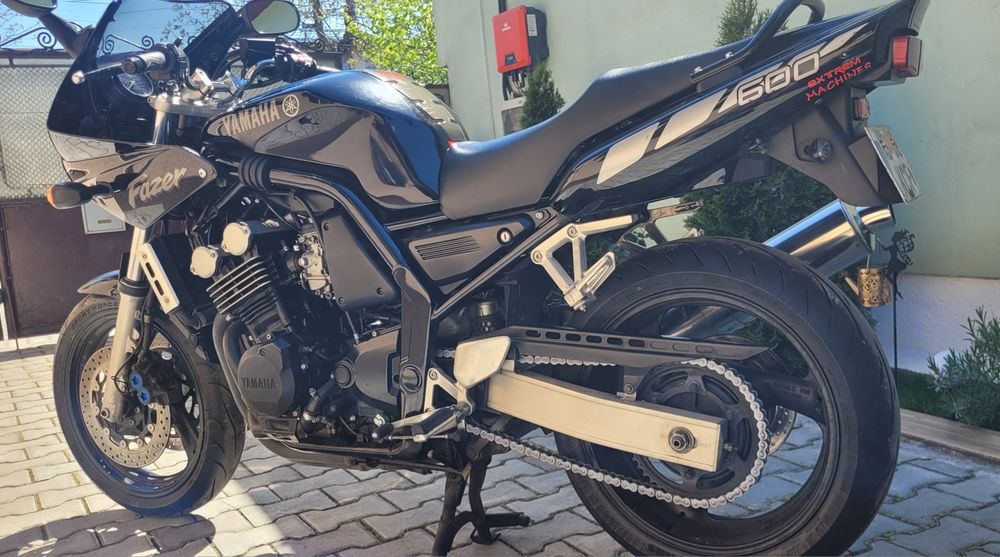 Yamaha Fazer 600