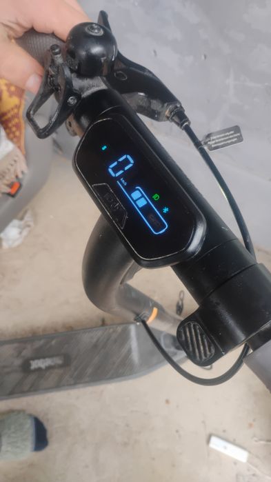 Vând trotineta electrica