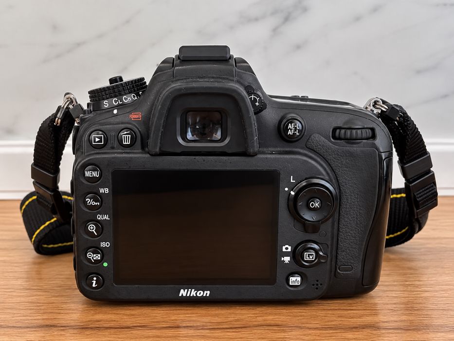 Nikon D7100 + 18-200mm VR + 50mm f/1.8G + MB-D15