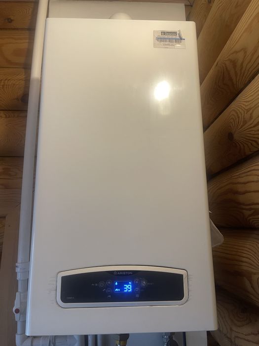 Газовый настенный котел Аристон