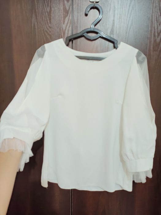 Две елые кофточки за 80 тис.