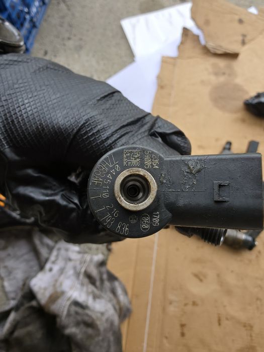 Injector BMW 2.0 163cp Injectoare BMW E60 E90