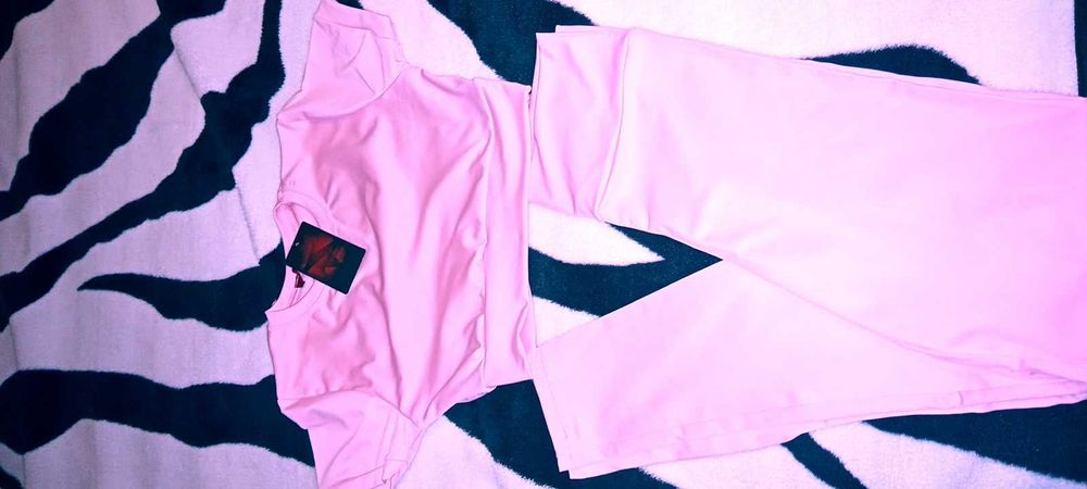 Розово комплектче