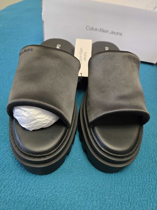 НОВИ чехли Calvin Klein