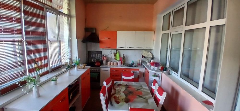 Kreditsiz 6 sotixli kottej sotiladi! Manzil Aeroport kottedj, Hovlida