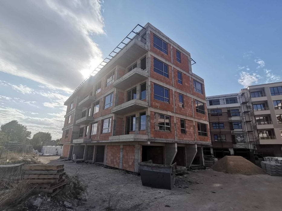 Продава се Тристаен апартамент в Бургас, Славейков - 109 кв.м за 1129 €/кв.м - Снимка #2