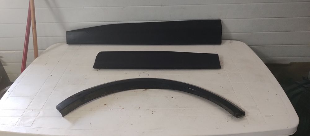 Bandou, bandouri stânga față , spate și aripa spate Renault Megane e-t