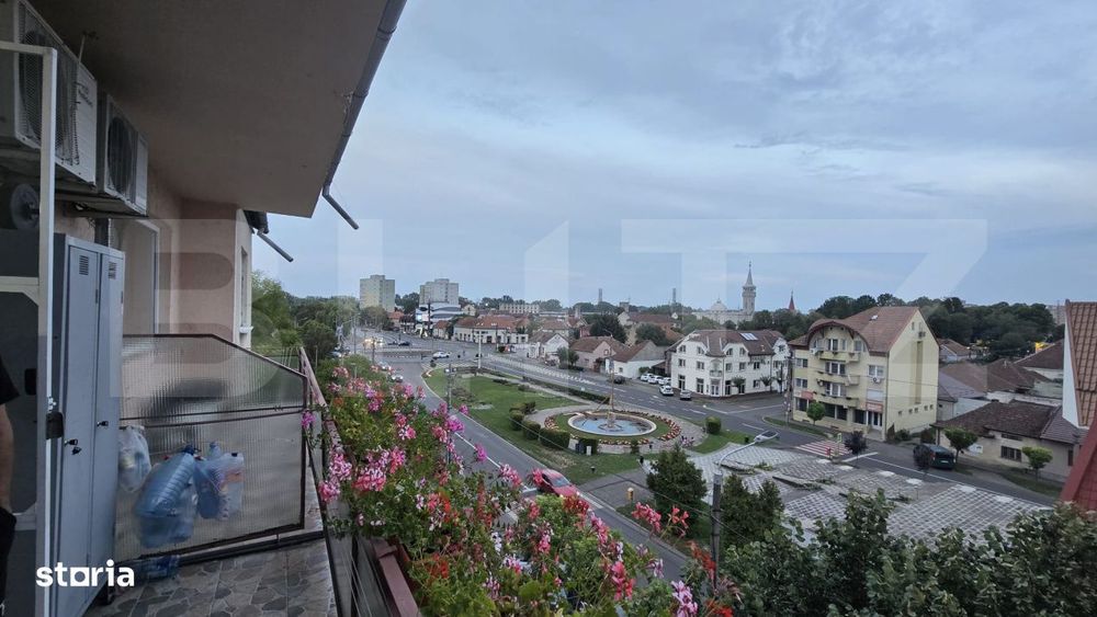 apartament de vanzare, cu 3 camere, 66 mp, zona Burdea
