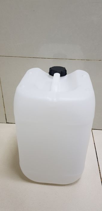 Продам канистры 20 литровые чистые