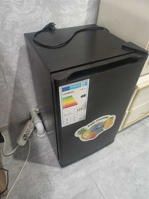 Холодильник Leadbros HD-75 53.0 л Б/У, черный