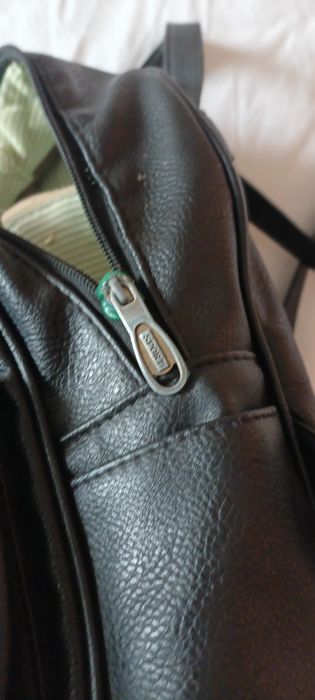 Ghiozdanel de mici dimensiuni