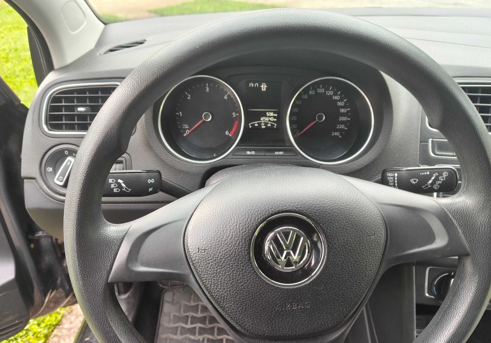 VOLKSWAGEN Polo 2015 — imagine 3