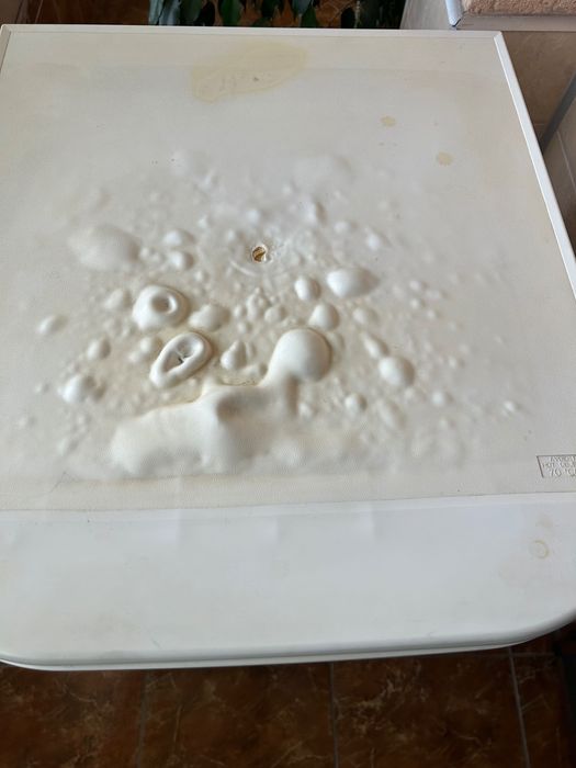 Хладилник малък с вътрешен горен фризер