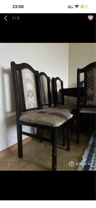 Стол со стульями