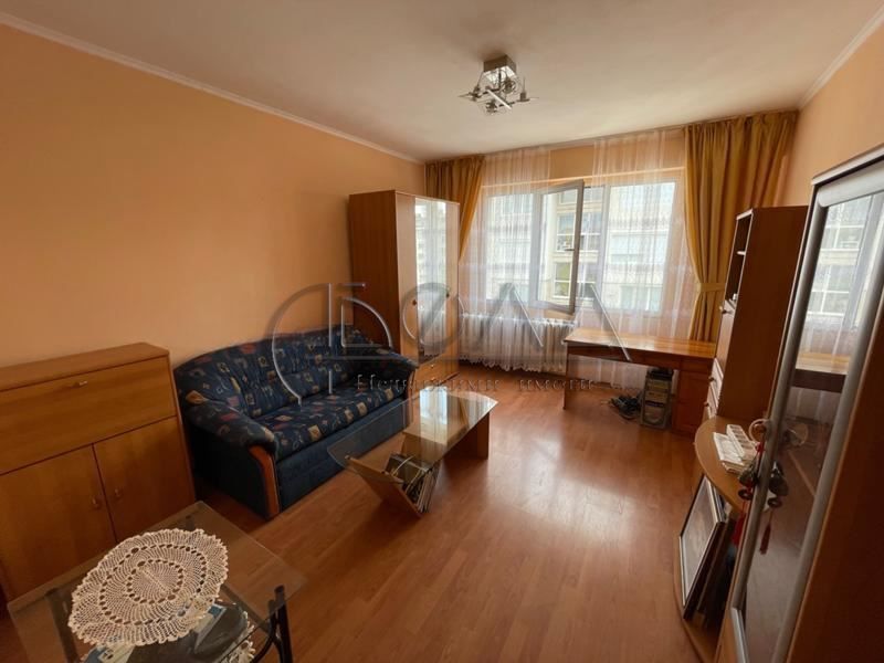 Продава се Тристаен апартамент в София, Надежда 2 - 90 кв.м за 2445 €/кв.м - Снимка #1