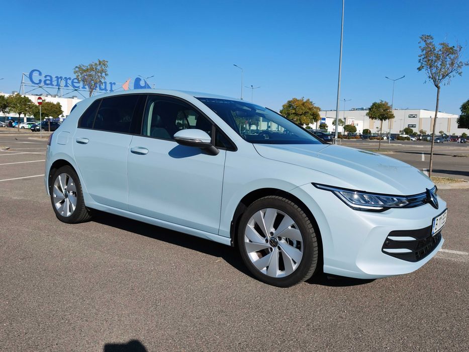 VW Golf 8.5 Facelift (2024)–1.5 TSI (4 cilindri) 150 CP–Cutie manuală