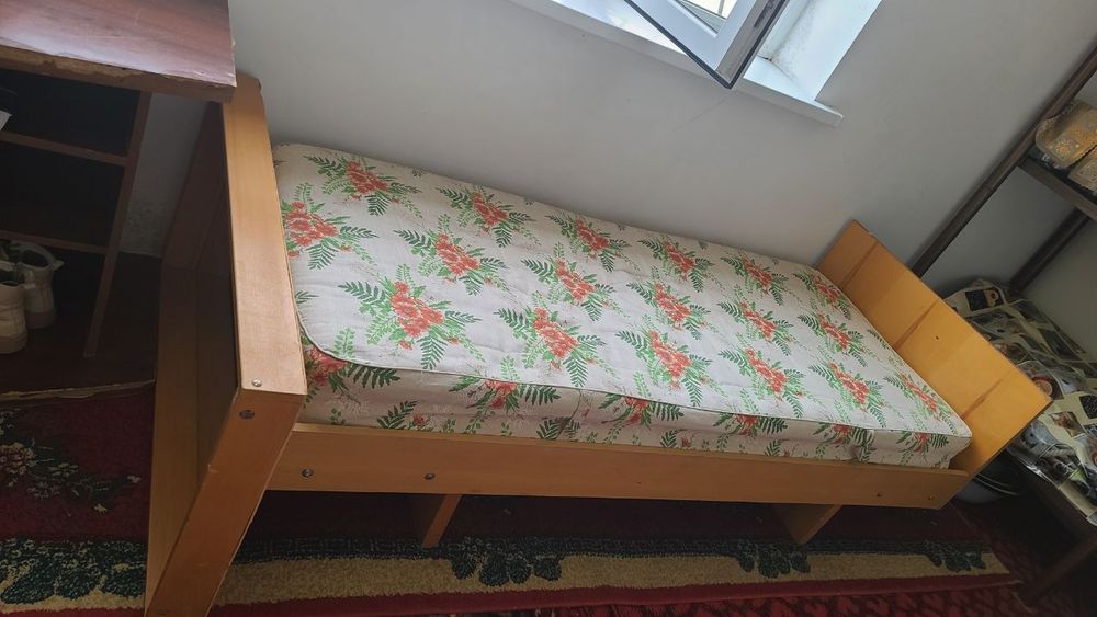 Крават матраси билан