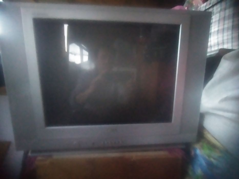 Телевизор LG televizor