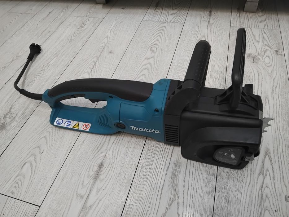 Пила Makita UC4530A